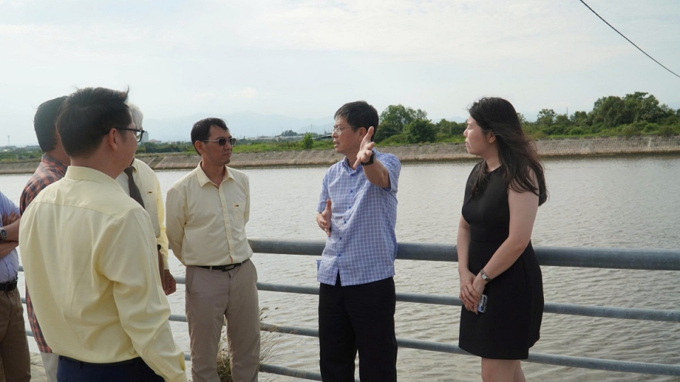 ong-nguyen-hong-hai-cung-doan-cong-tac-khao-sat-thuc-dia-cong-vien-rung-ngap-man.jpg