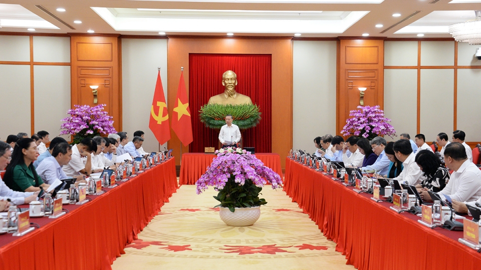 party-charter-reform-must-strengthen-party-governance-serve-the-people.jpg
