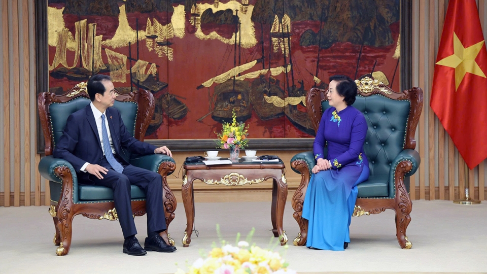 pham-thanh-tra-and-he-wei.jpg