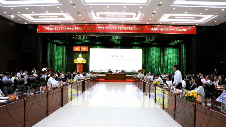 quang-canh-hoi-nghi_0.jpg