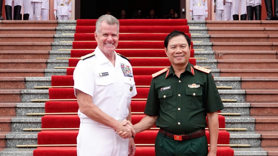 senior-lieutenant-general-nguyen-tan-cuong-usindopacom-admiral-samuel-paparo-hanoi-august-5-2026.jpg