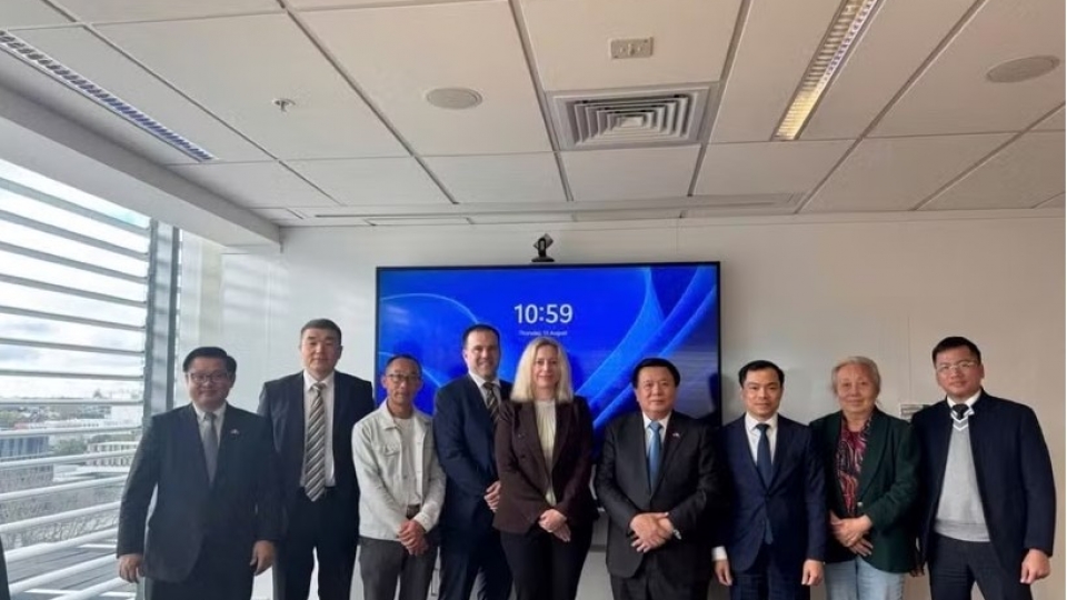 the-delegation-from-the-ho-chi-minh-national-academy-of-politics-and-the-central-theory-council-works-with-the-new-zealand-asia-institute_0.jpg