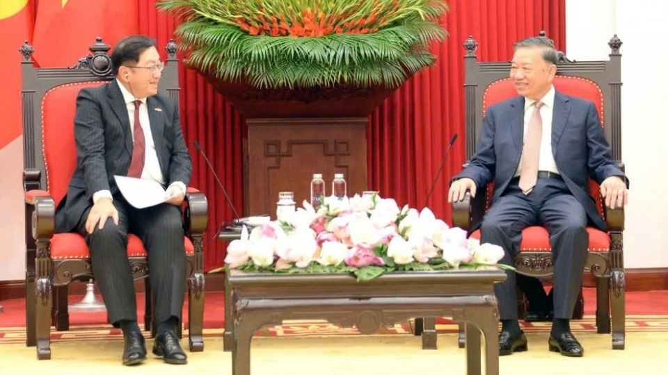 top-vietnamese-leader-to-lam-malaysia-ambassador-tan-yang-thai-1.jpg