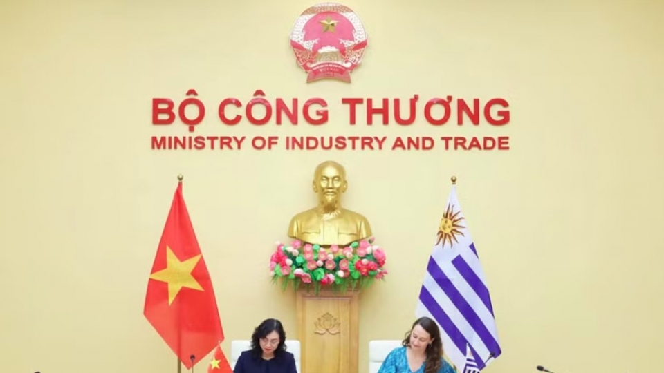 uruguay-vietnam.jpg