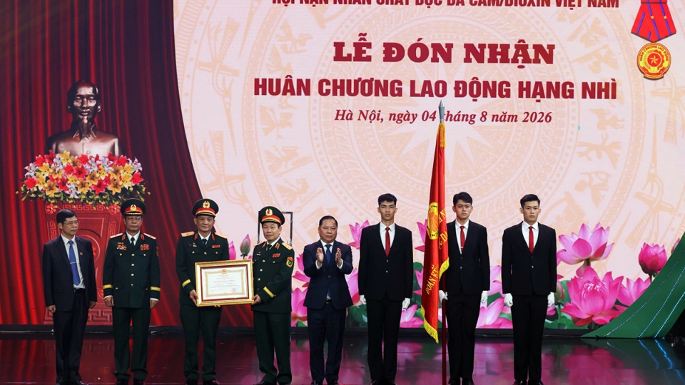 vava-agent-orange-vietnam-labour-order-second-class-1.jpg