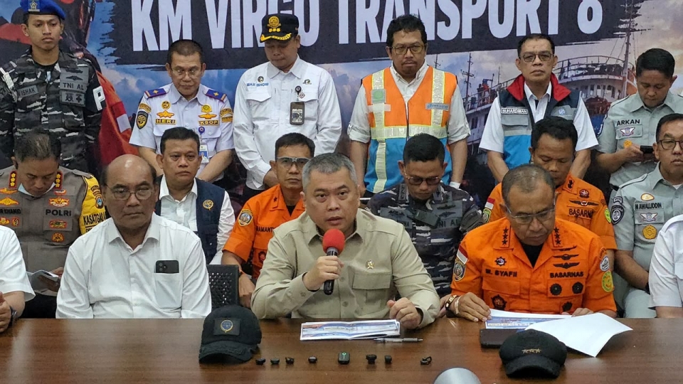 bo-truong-giao-thong-van-tai-dudy-purwagandhi-trong-buoi-hop-bao-tai-jakarta-.jpg