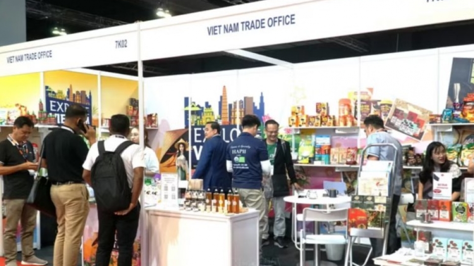 booth-of-the-vietnam-trade-office-in-malaysia-at-the-2024-international-halal-showcase.jpg