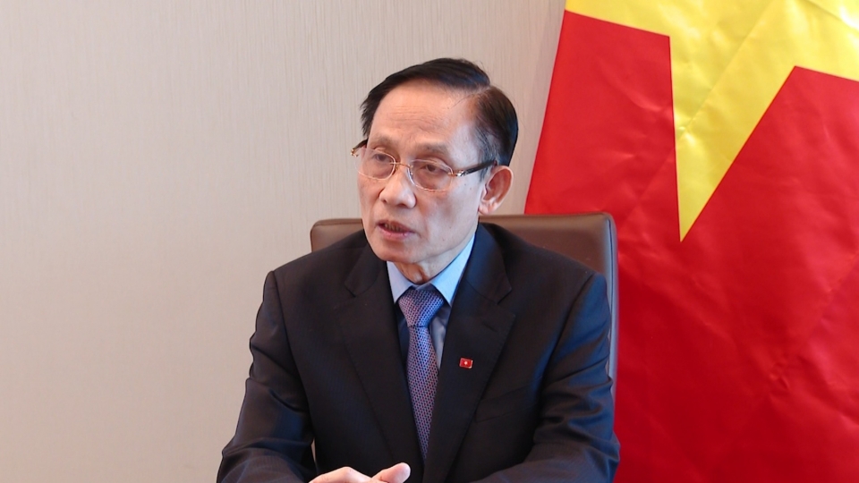 bt-bo-ngoai-giao-le-hoai-trung.jpg