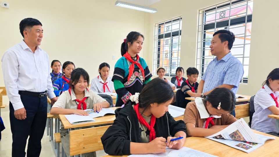 cac-truong-noi-tru-bien-gioi-deu-da-sac-mau-van-hoa.jpg