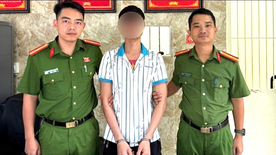chuyen-nham-13-ty-dong-nguoi-nhan-mang-di-danh-bac-roi-bi-khoi-to.jpg