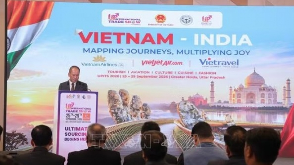 commercial-counselor-tran-cao-son-presents-an-overview-of-bilateral-aviation-and-tourism-cooperation.jpg