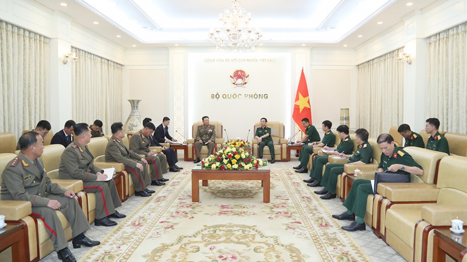 dai-tuong-phan-van-giang-tiep-trieu-tien-3.jpg