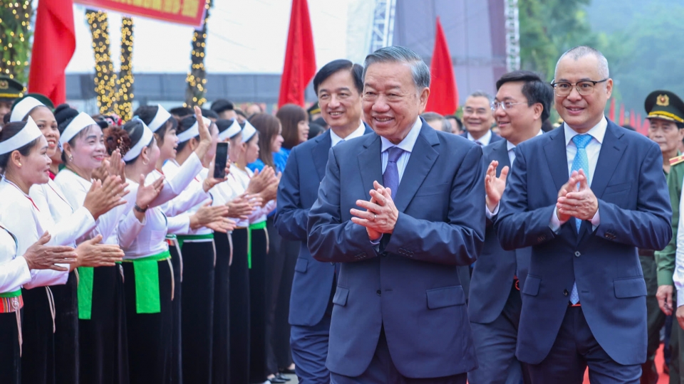 den-hung-1.jpg
