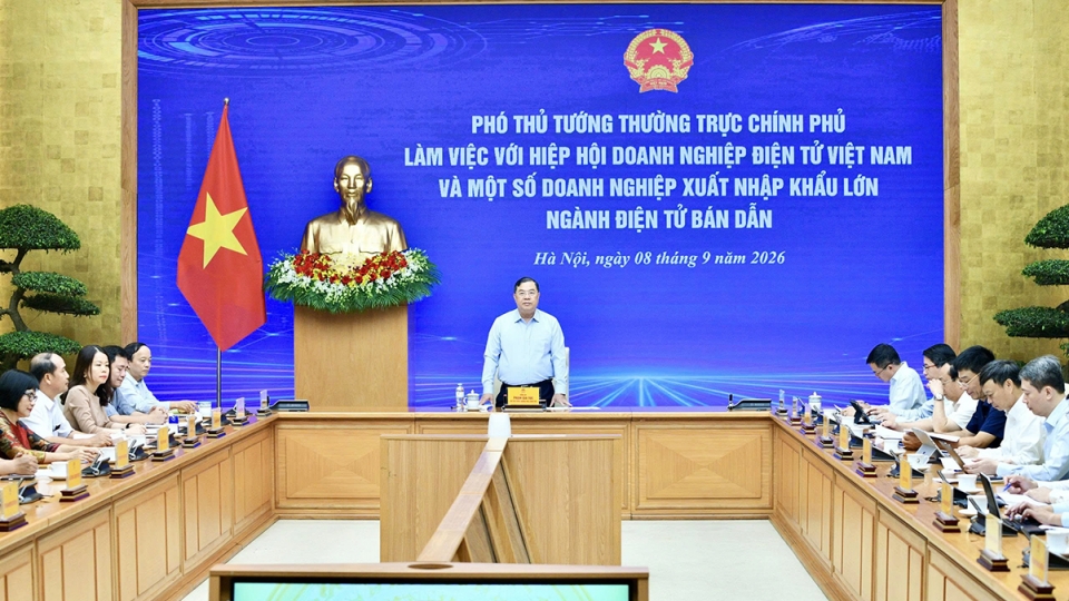 deputy-pm-pham-gia-tuc-electronics-asociation.jpg