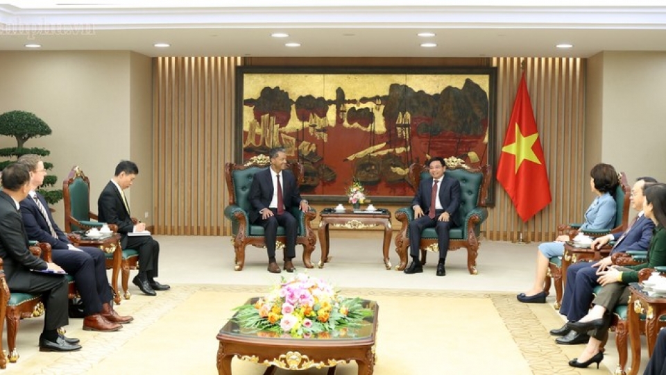 deputy-prime-minister-nguyen-van-thang-expresses-his-desire-for-r3-lithium-to-continue-making-active-contributions-to-the-development-of-vietnam-us-relations-in-the-coming-period.jpg