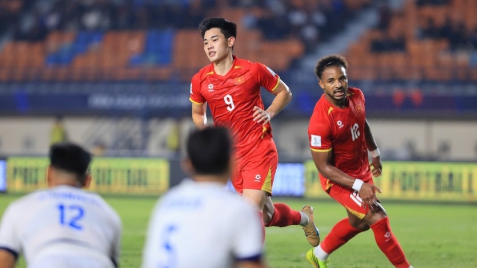 dinh-bac-scores-the-lone-goal-for-the-vietnamese-national-team.jpg