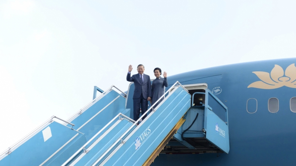 general-secretary-of-the-communist-party-of-vietnam-central-committee-and-president-to-lam-and-his-spouse-ngo-phuong-ly-leave-hanoi-on-september-7-for-a-state-visit-to-russia.jpg