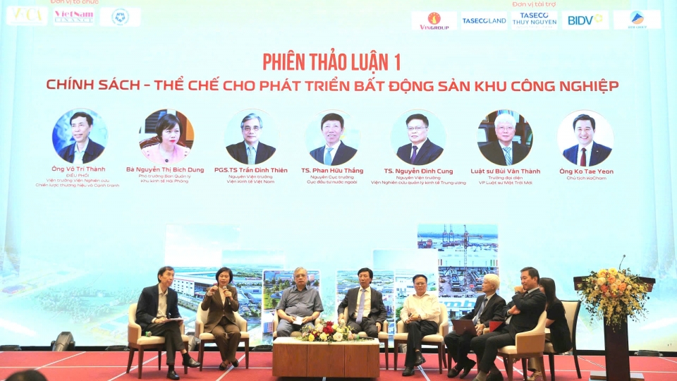 hoi-thao-khoi-dong-tai-chinh-bat-dong-san-khu-cong-nghiep_-don-song-dau-tu-trong-ky-nguyen-tang-truong-moi-do-hiep-hoi-tu-van-tai-chinh-viet-nam-vfca-phoi-hop-voi-ban-quan-ly-khu-kinh-te-hai-phong.jpg