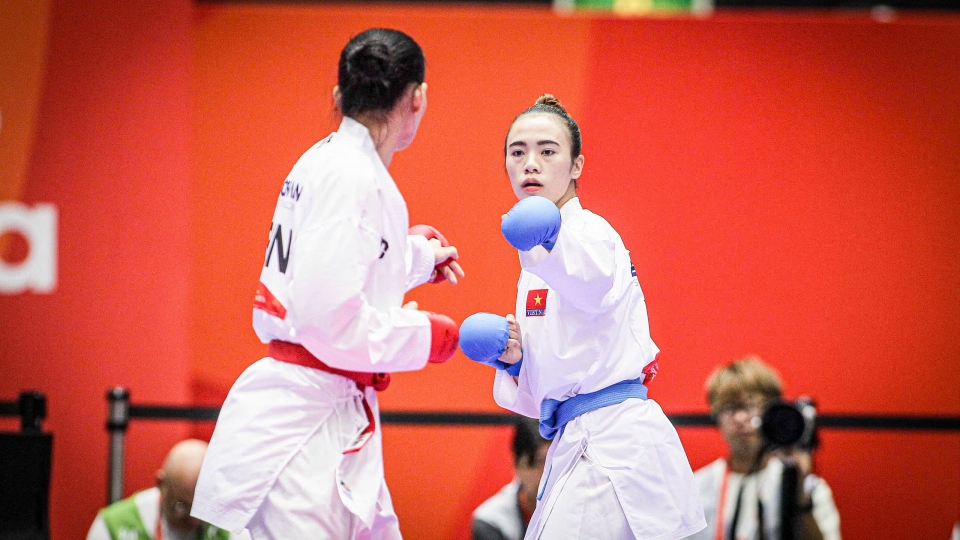 nguyen-thi-dieu-ly-gianh-hcd-kumite-nu-hang-68kg-4.jpg