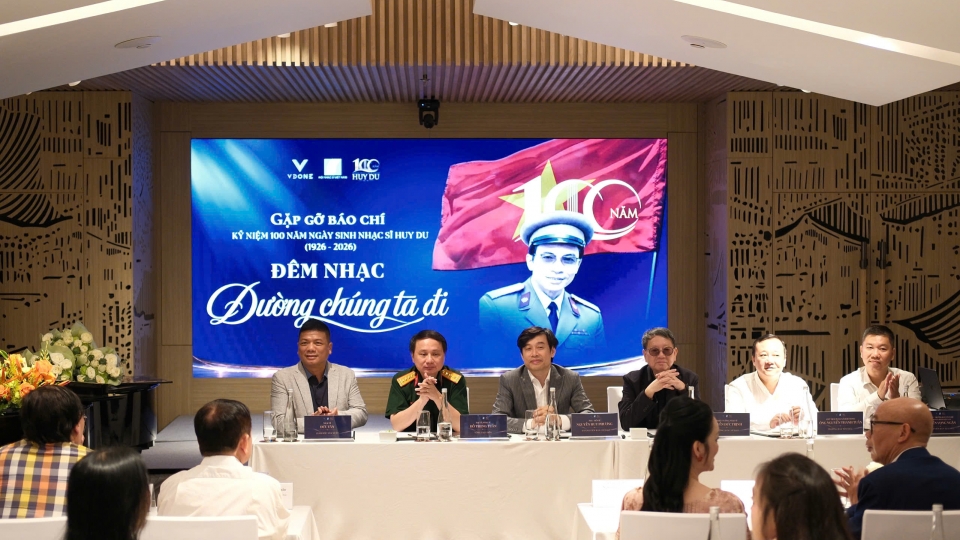 nhac-si-huy-du-1.jpg