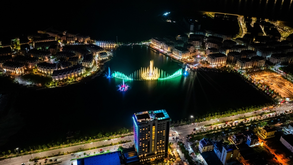 Rực rỡ sắc màu tại đêm hội Trăng Rằm THU FEST - Bãi Cháy 2026