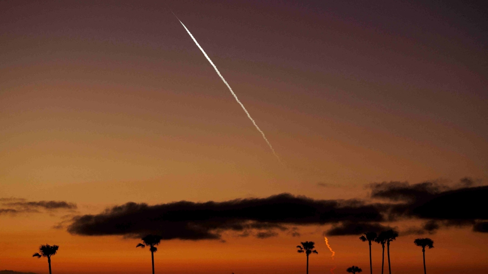 space-spacex-starfall.jpg