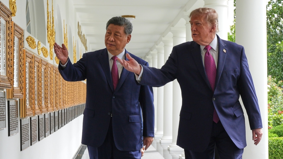 thuong-dinh-my-trung-quoc-tong-thong-trump-tap-can-binh-chu-tich-tai-nha-trang-24-9-2026-trump-gio-tay-tap-gio-tay-.ap_.jpg