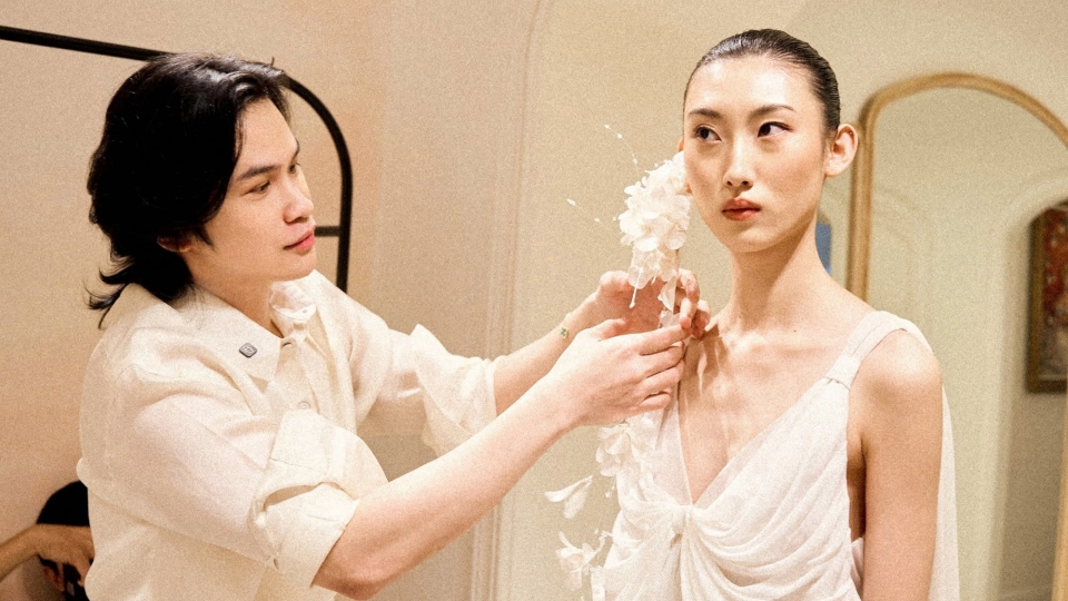 vietnam-designer-phuc-tuan-in-paris-fashion-show.jpg