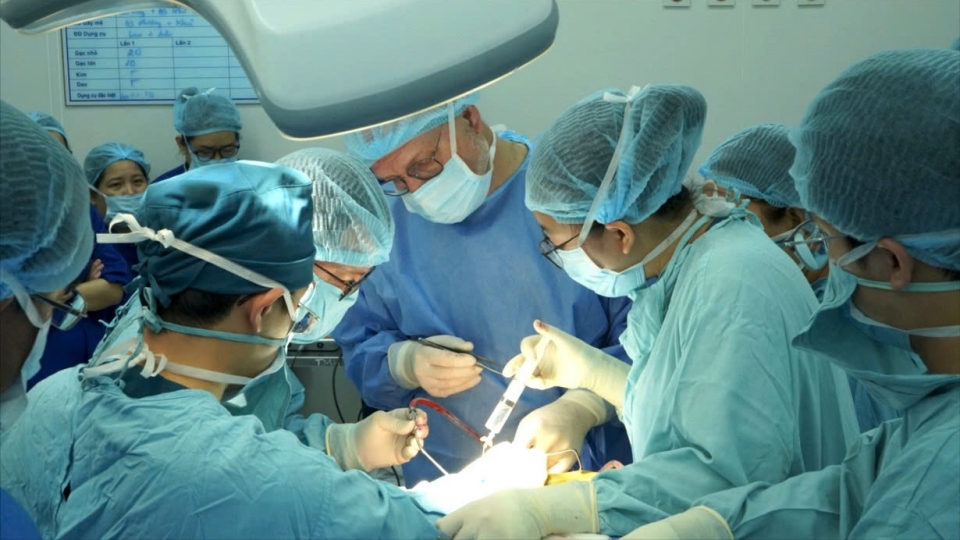 vietnam-performs-first-auditory-brainstem-implant-procedures-on-children.jpg
