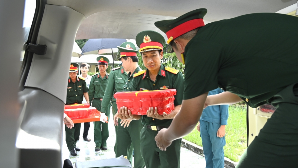 3-cac-luc-luong-lien-quan-dac-biet-la-nguoi-dan-cung-da-rat-tich-cuc-tham-gia-trong-cong-tac-tim-kiem-hai-cot-liet-si.jpg