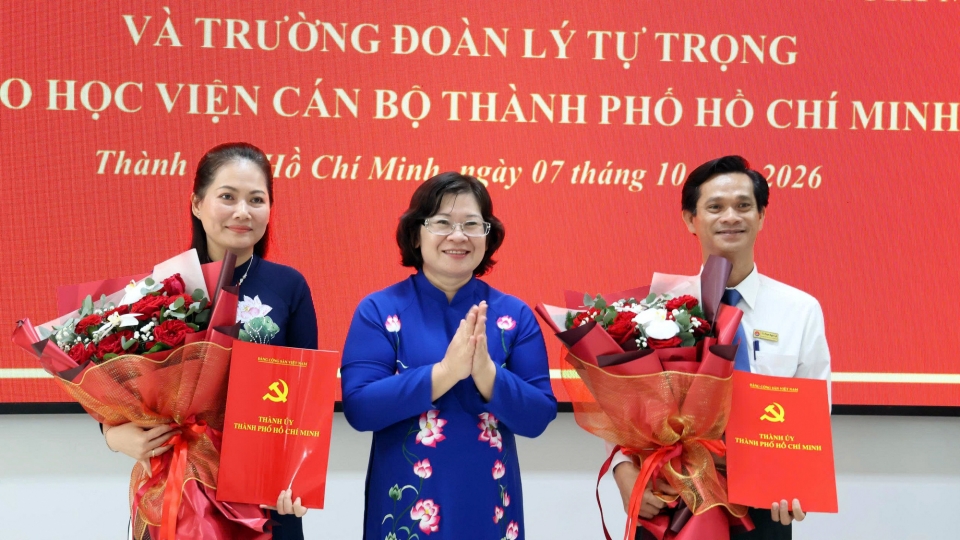 ba-nguyen-thi-nhat-hang-lam-giam-doc-hoc-vien-can-bo-tp-hcm-3.jpg