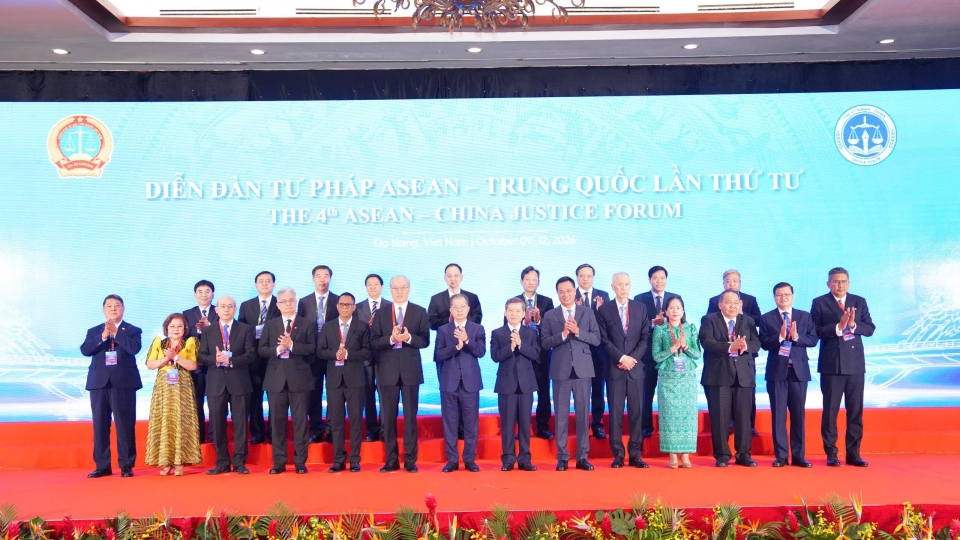cac-dai-bieu-chup-anh-luu-niem-tai-dien-dan-tu-phap-asean-trung-quoc-lan-thu-tu.jpg