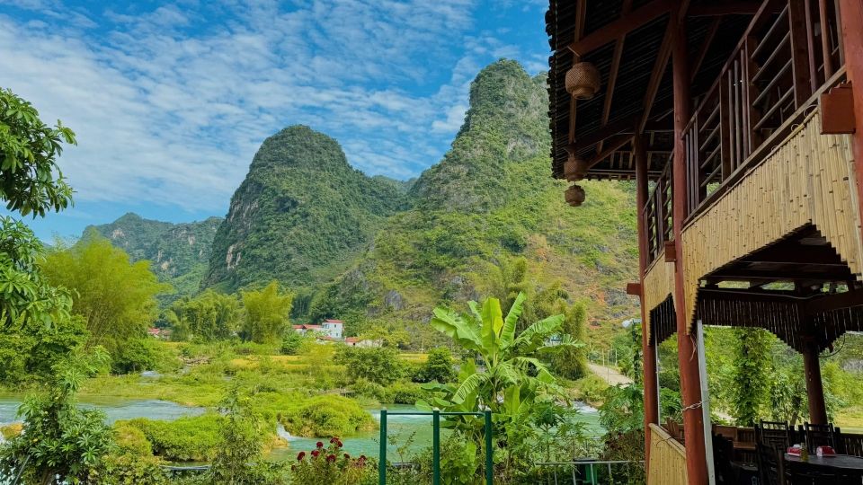 dan-toc-thieu-so-tai-xa-dam-thuy-phat-trien-du-lich-cao-bang-4.jpg