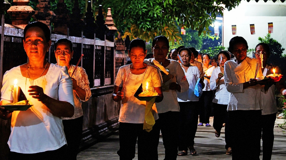 dieu-hanh-3-vong-quanh-chanh-dien-truoc-khi-tien-hanh-dat-com-vat.jpg