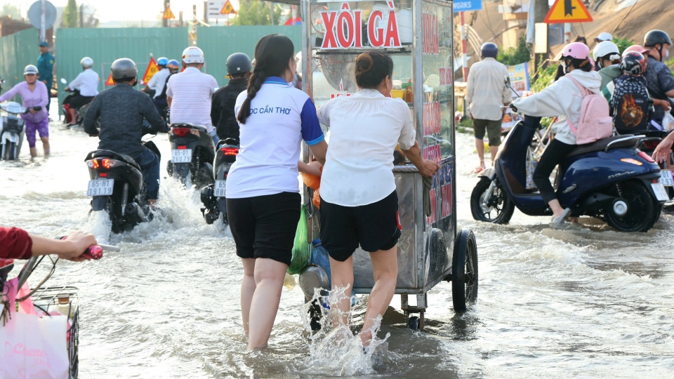 dot-trieu-cuong-vao-giua-thang-10-vua-qua-da-gay-ngap-nhieu-noi-o-thanh-pho-can-tho.jpg