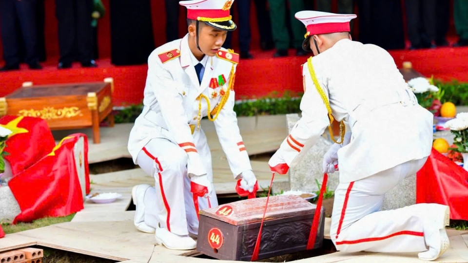 fallen-soldiers-final-resting-place-ho-chi-minh-city-martyrs-cemetery-2.jpg
