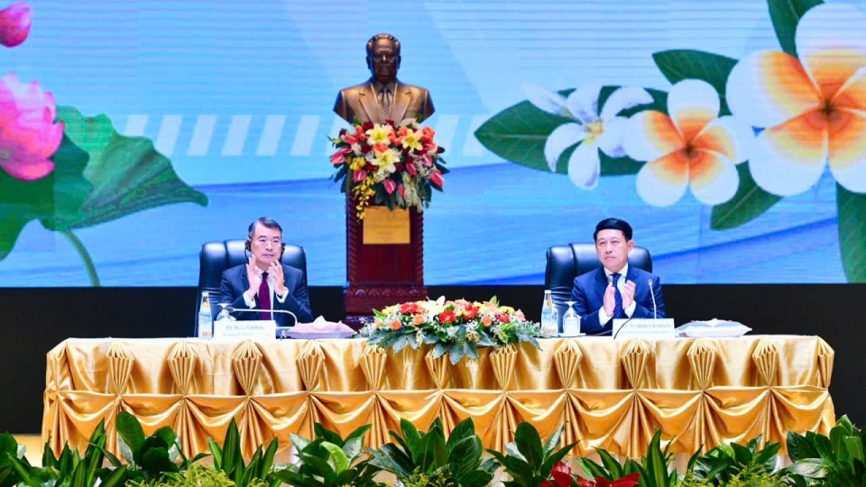 hai-thu-tuong-dong-chu-tri-hoi-nghi-xuc-tien-dau-tu-viet-nam-lao.jpg