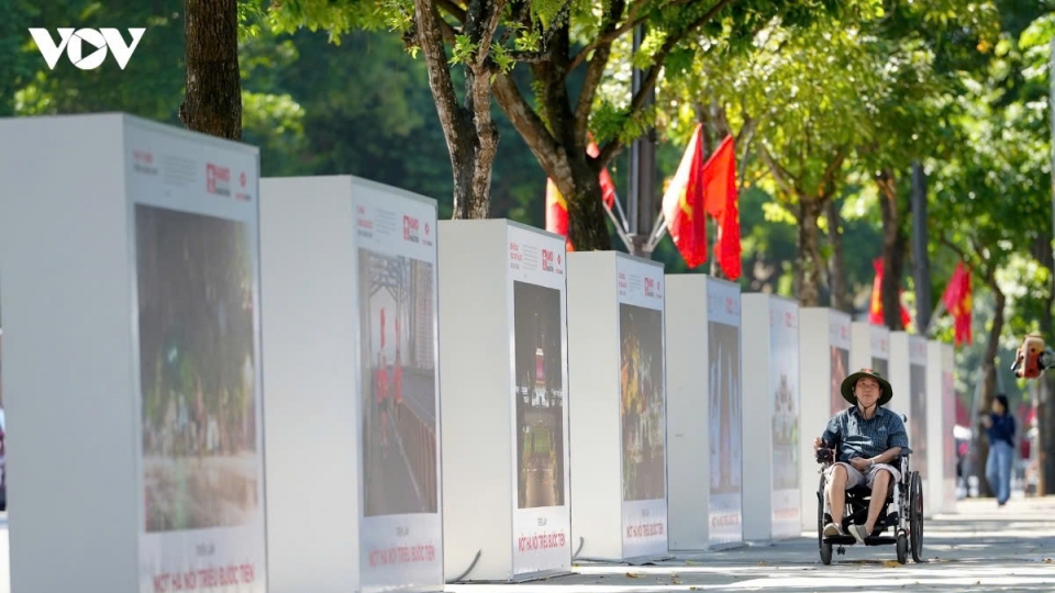 Hanoi streets decked out for 72nd anniversary of Liberation Day