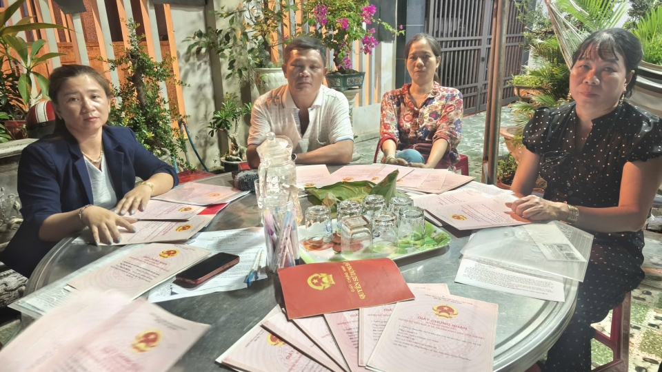 hon-1-nghin-bia-do-cua-nguoi-dan-bi-chan-giao-dich.jpg