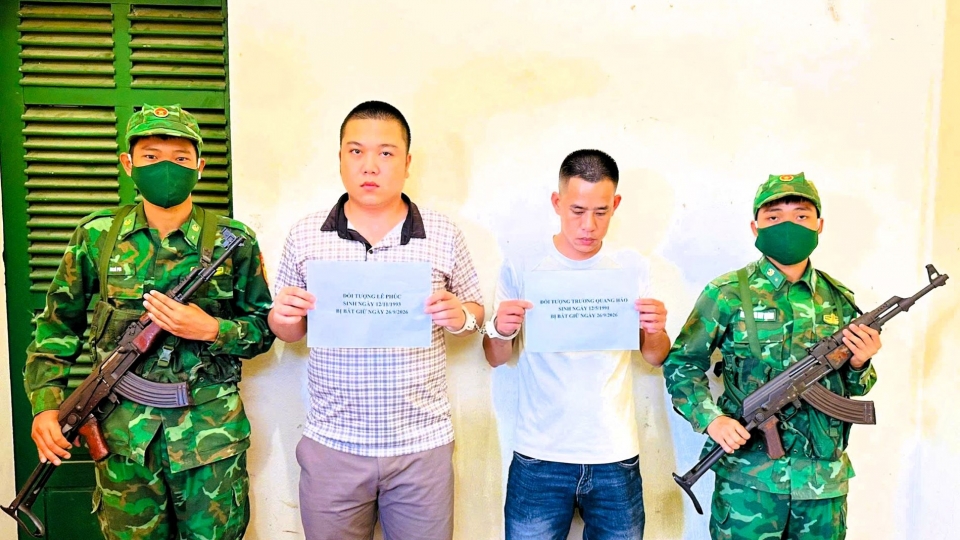 le-phuc-va-truong-quang-hao-bi-bat-voi-hanh-vi-to-chuc-cho-nguoi-khac-xuat-canh-viet-nam-trai-phep.jpg