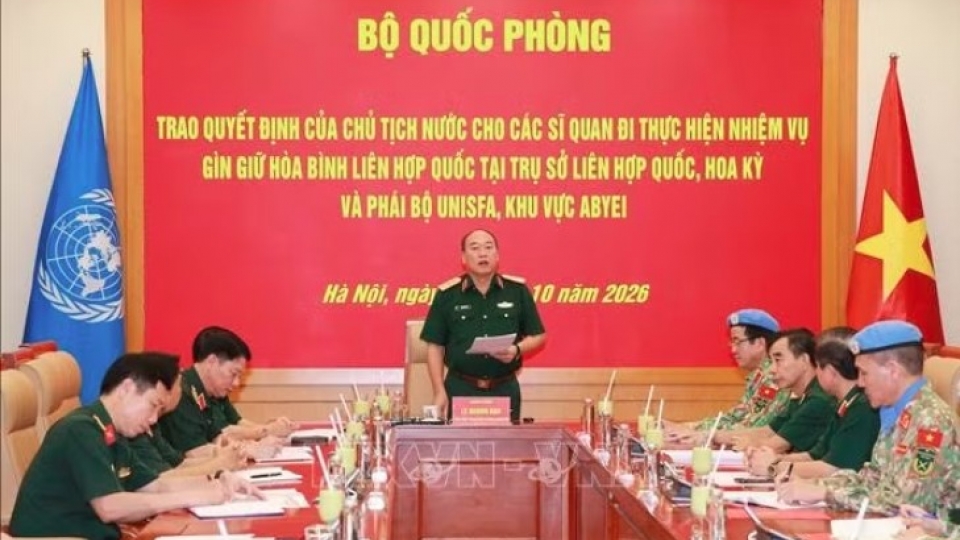 lieutenant-general-le-quang-dao-deputy-chief-of-the-general-staff-of-the-vietnam-peoples-army-addresses-the-decision-handover-ceremony.jpg
