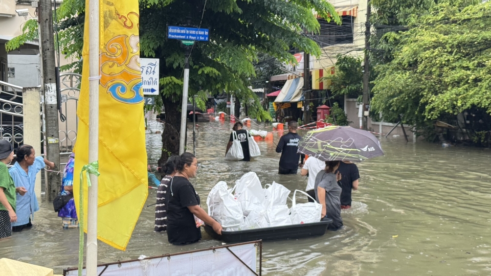 luc-luong-cuu-ho-tinh-nonthaburi.jpg