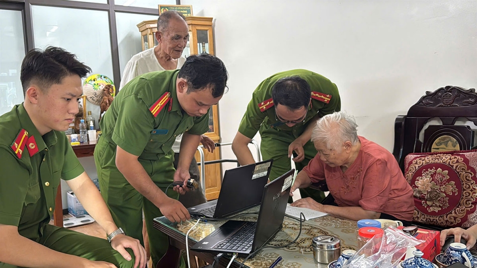 mau-sinh-pham-3.jpg