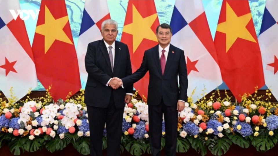Vietnamese Government chief meets with Panamanian President José Raúl Mulino