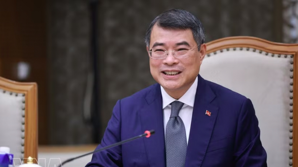 pm-hung.png