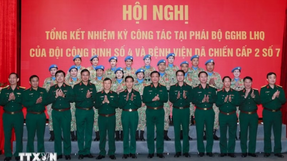 senior-lieutenant-general-nguyen-truong-thang-member-of-the-party-central-committee-and-deputy-minister-of-national-defence-alongside-delegates.jpg