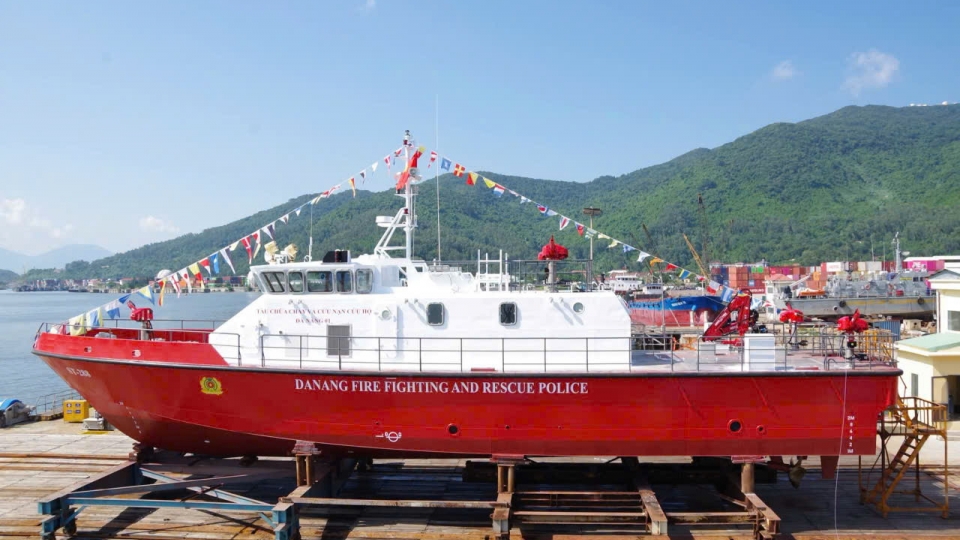 tau-cuu-ho-da-nang-1.jpg