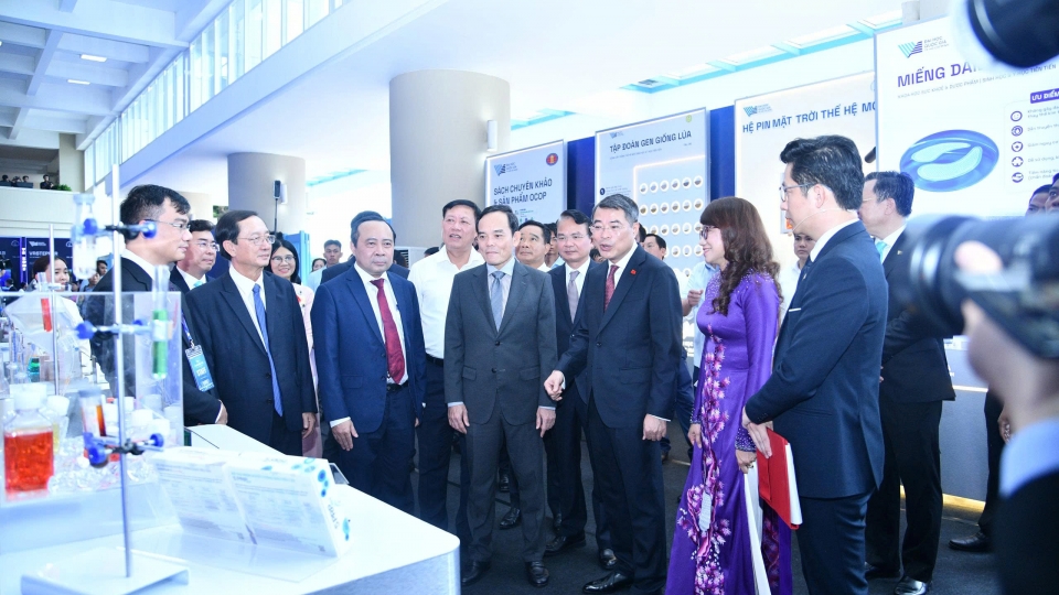 thu-tuong-le-minh-hung-dai-hoc-quoc-gia-ho-chi-minh-2.jpg
