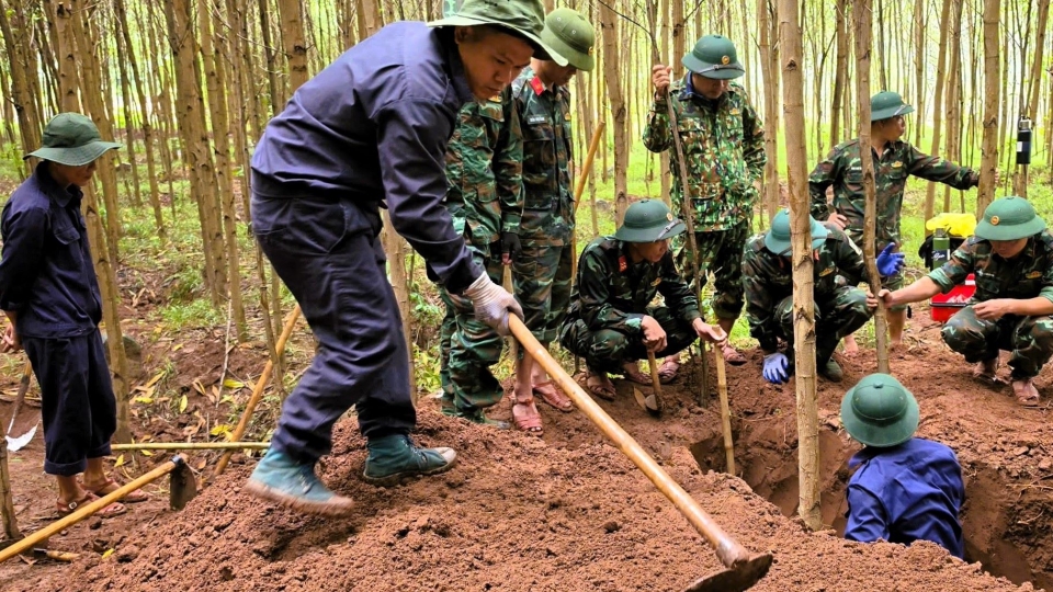 tim-kiem-quy-tap-hai-cot-liet-si-tai-ban-bai-dinh-xa-dan-hoa-tinh-quang-tri.jpg