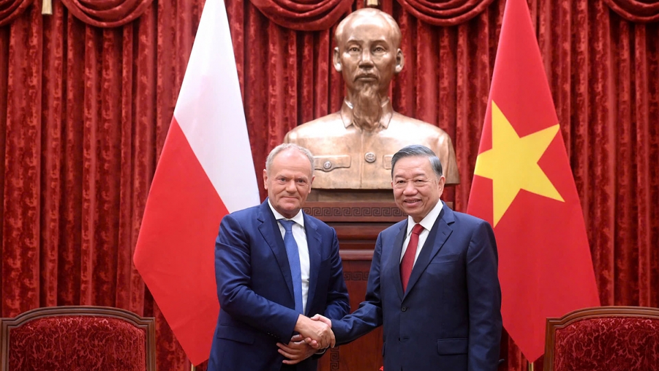 to-lam-and-donald-tusk-in-hanoi-on-october-26-2026-4.jpg